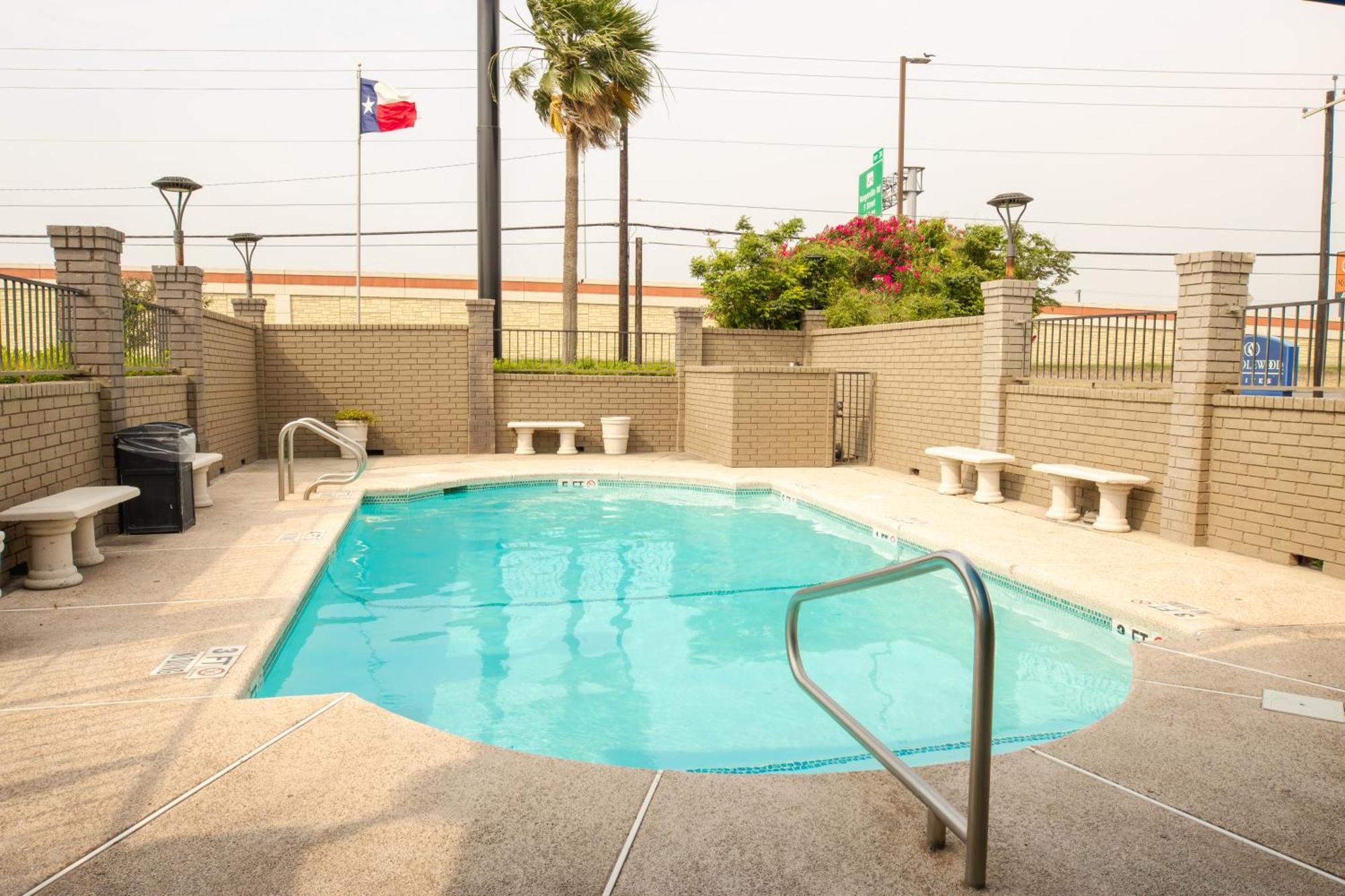 Americas Best Value Inn Harlingen Ngoại thất bức ảnh